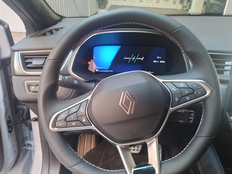 RENAULT SYMBIOZ SPRIT ALPINE E-TECH 145CV foto 10