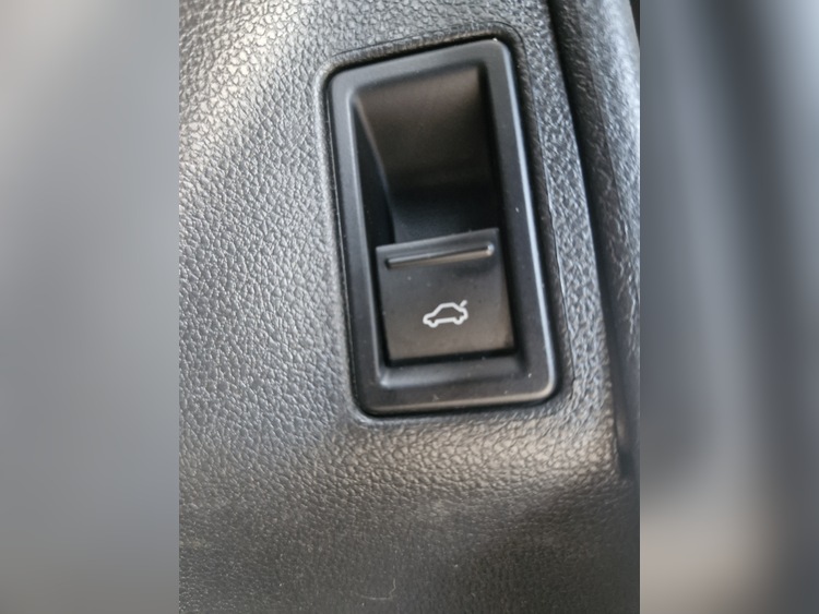 VOLKSWAGUEN JETTTA SPORT foto 18