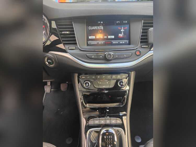 Opel Astra Dynamic foto 4