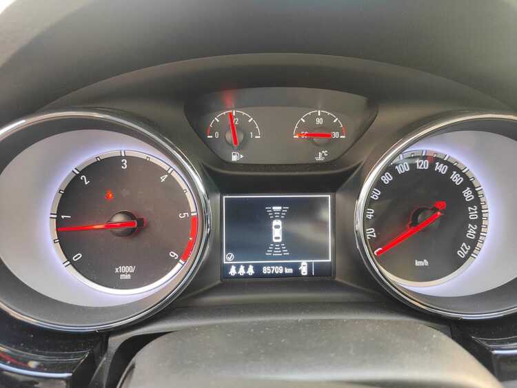 Opel Astra Dynamic foto 5