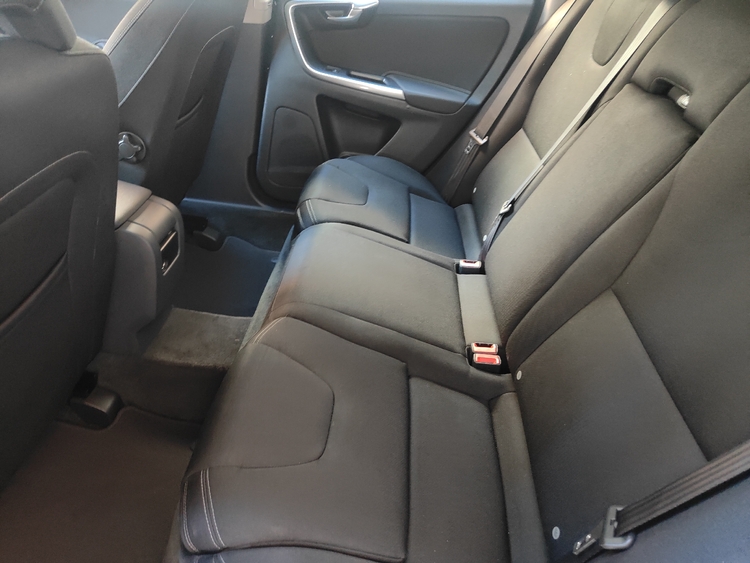 Volvo XC60 Momentum 2WD foto 8