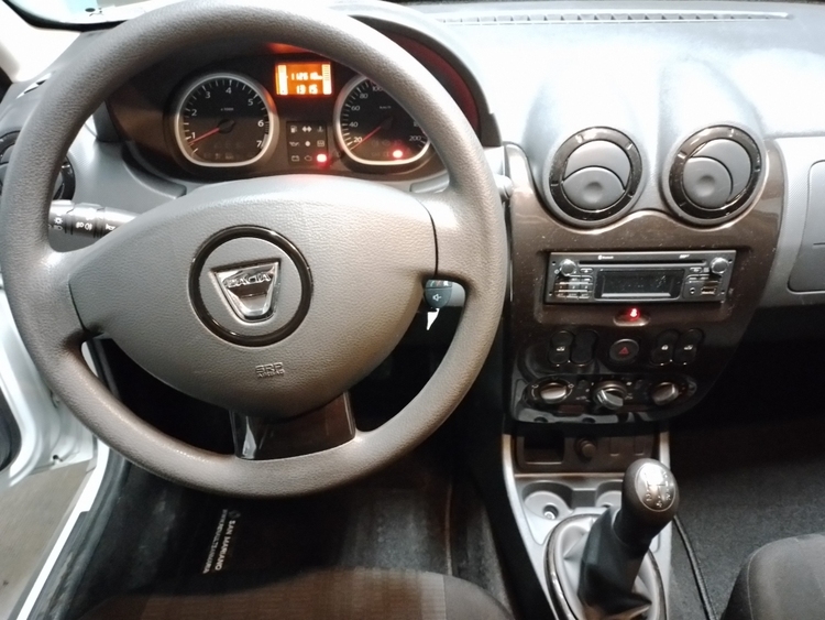Dacia Duster Laureate 4x2 foto 12