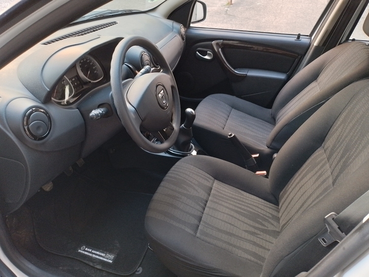 Dacia Duster Laureate 4x2 foto 6
