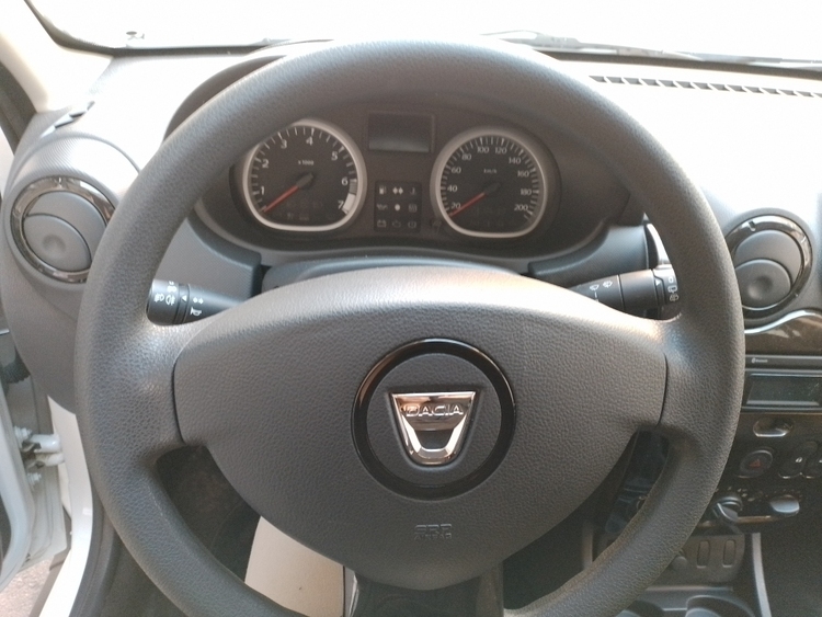 Dacia Duster Laureate 4x2 foto 11