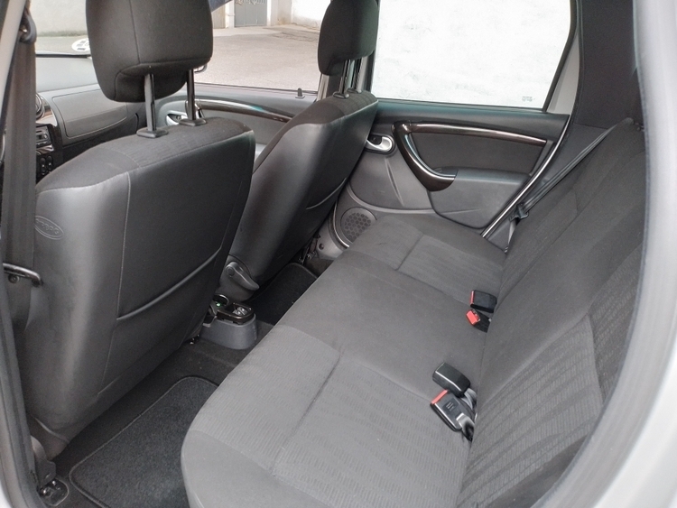 Dacia Duster Laureate 4x2 foto 10