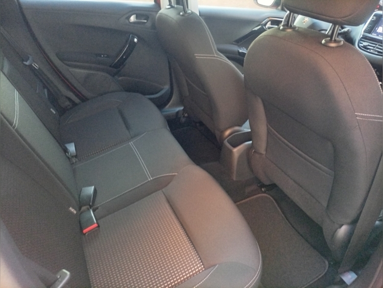 Peugeot 208 Peugeot 208 1.2 PureTech 110 Tech Edition foto 8