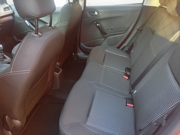 Peugeot 208 Peugeot 208 1.2 PureTech 110 Tech Edition foto 9