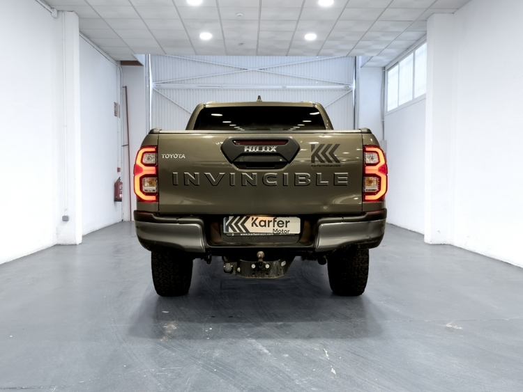 Toyota Hilux Doble Cabina Invincible 4x4 foto 7
