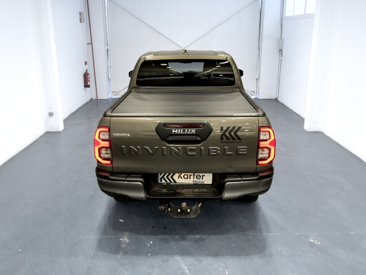 Toyota Hilux Doble Cabina Invincible 4x4 foto 9