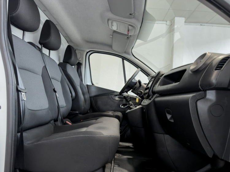Renault Trafic L1H1 2,7t foto 25
