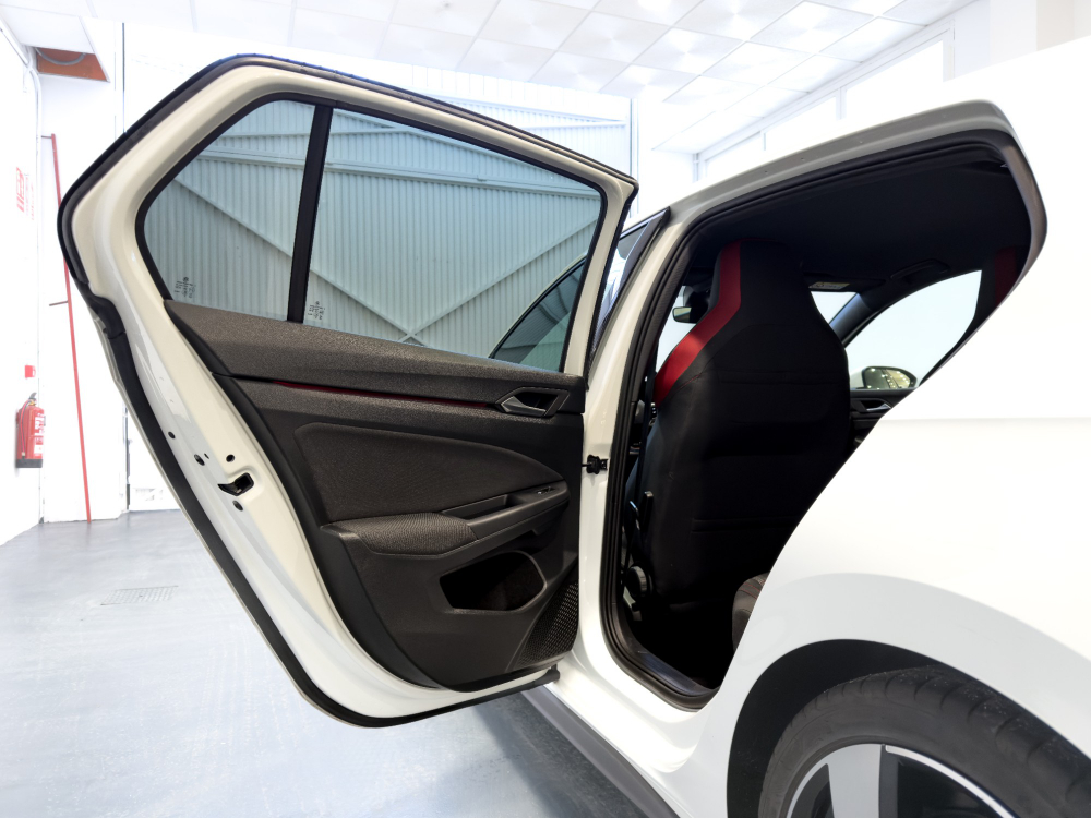 Volkswagen Golf VIII GTI miniatura 18