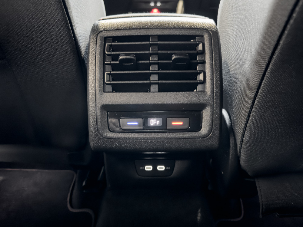Volkswagen Golf VIII GTI foto 10