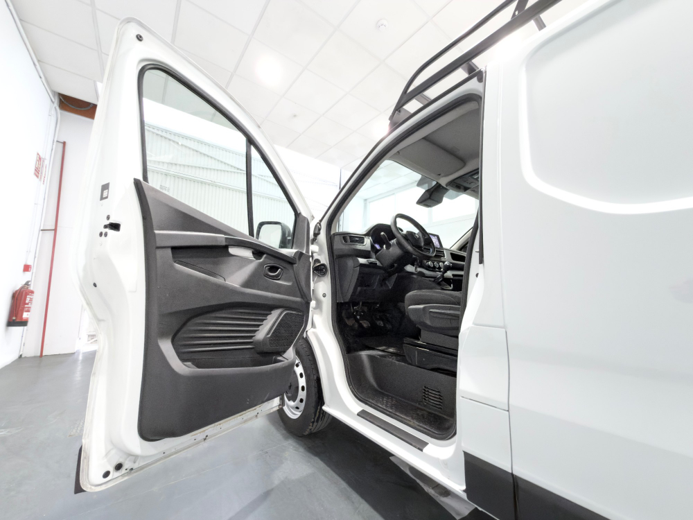 Renault Trafic L1H1 2,8t miniatura 16
